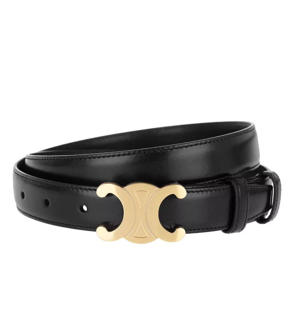 Zwarte leren riem met elegante gouden gesp, combineert luxe en stijl voor zowel formele als casual damesoutfits.