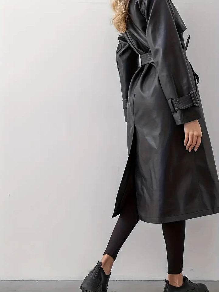 Zwarte leren trenchcoat dames, elegante en warme winterjas met dubbele knoopsluiting en slank design, ideaal voor elke gelege