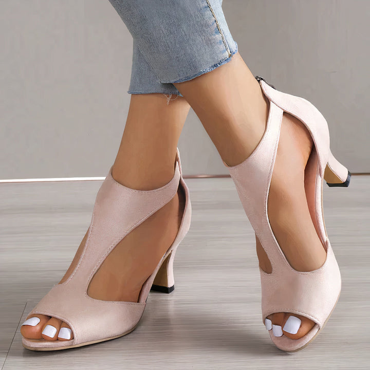 "Zwarte orthopedische hielsandalen, stijlvol ontwerp; biedt comfort en ondersteuning, ideaal voor dames met voetzorgbehoeften
